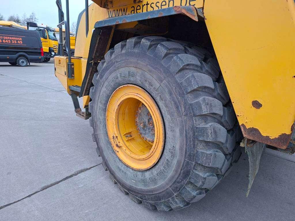 Komatsu HM300-3 Foto 22