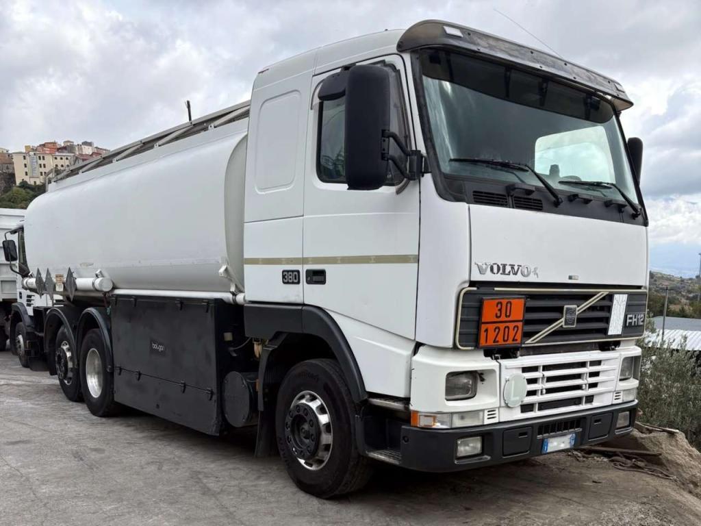 Volvo FH12 Foto 1