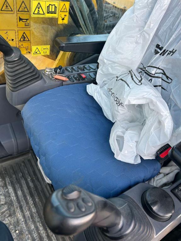 Komatsu HB365NLC-3E0 Foto 2