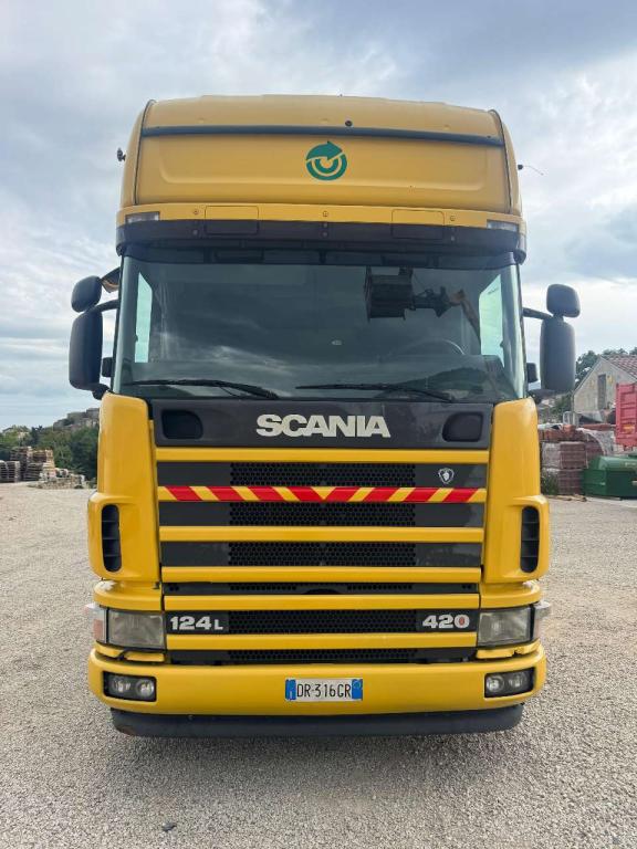 Scania 124L 420 Foto 10
