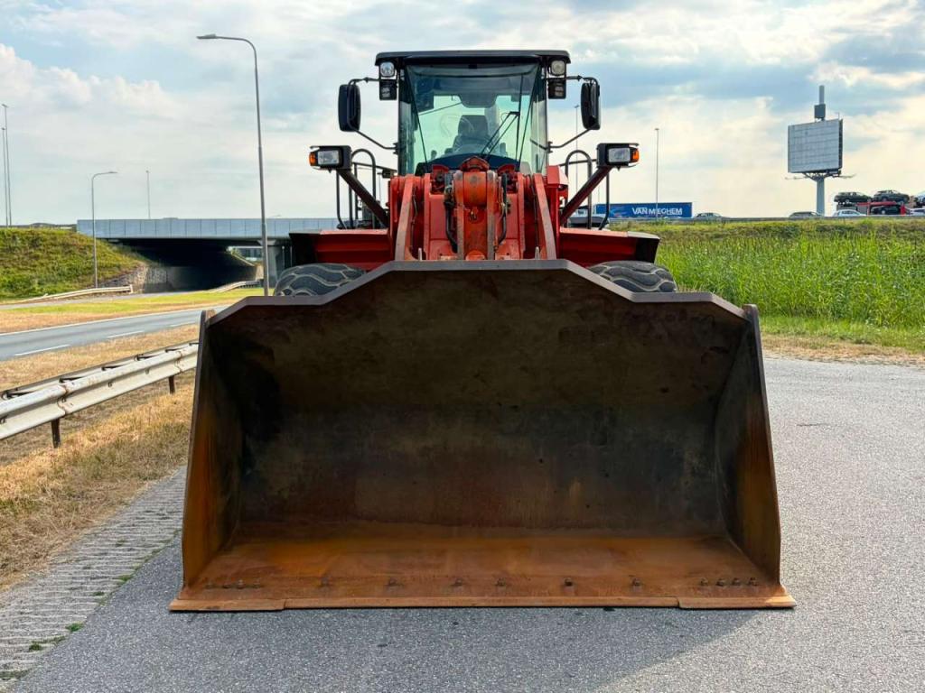 Hitachi ZW310-6 Foto 8