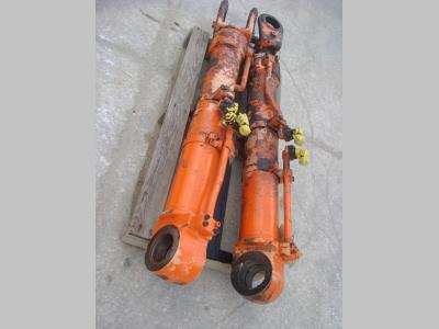 Cilndro de levantamiento para Hitachi ZW220 vendida por OLM 90 Srl