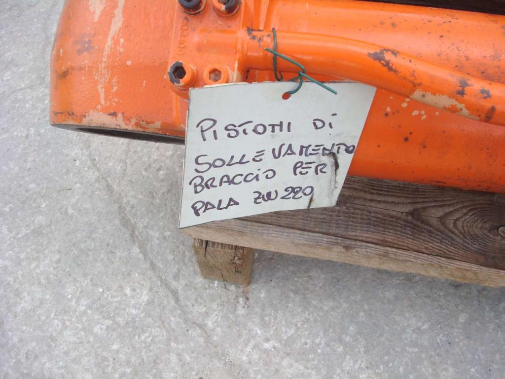 Cilndro de levantamiento para Hitachi ZW220 Foto 5