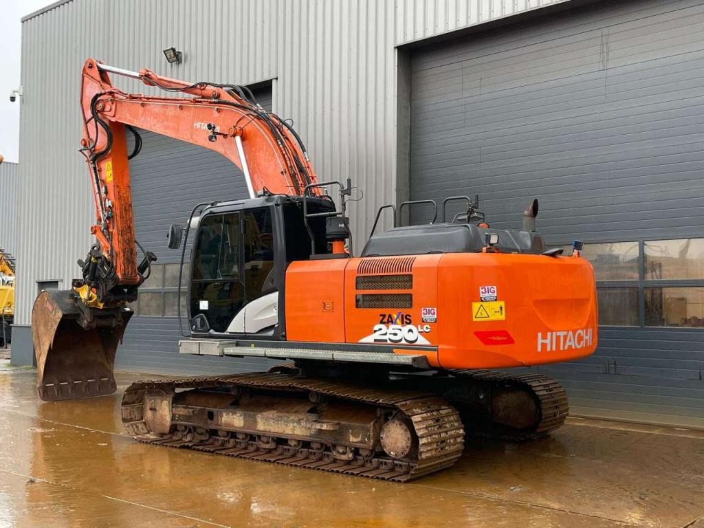 Hitachi ZX250LC-6 Foto 3