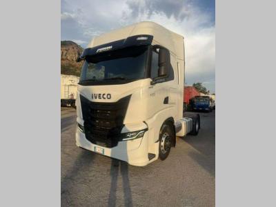 Iveco S-WAY Foto 1