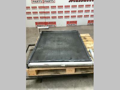 Radiador de agua para New Holland E 385 vendida por Massucco T. Srl Area Ricambi