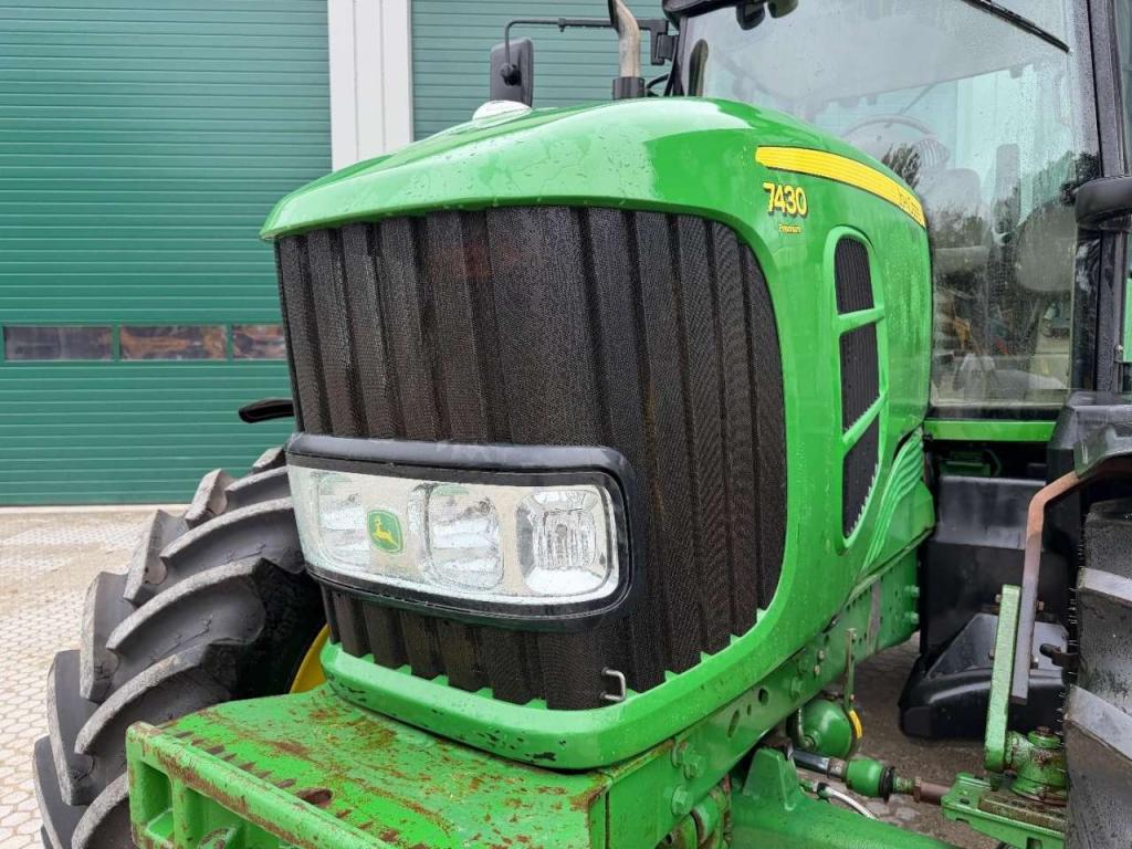John Deere 7430 Excellent condition Foto 16