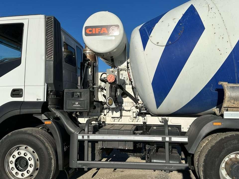 Iveco Trakker 450 6X4 Foto 4