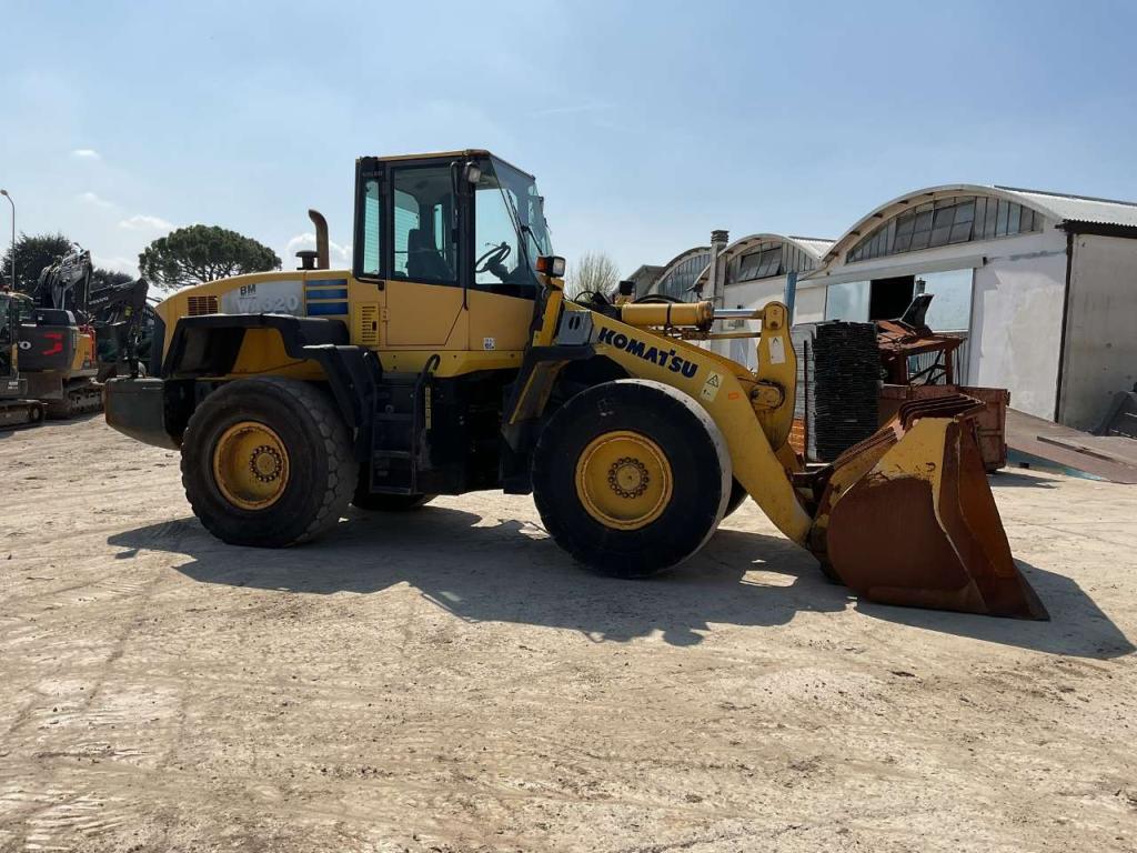 Komatsu WA320-5 Foto 2