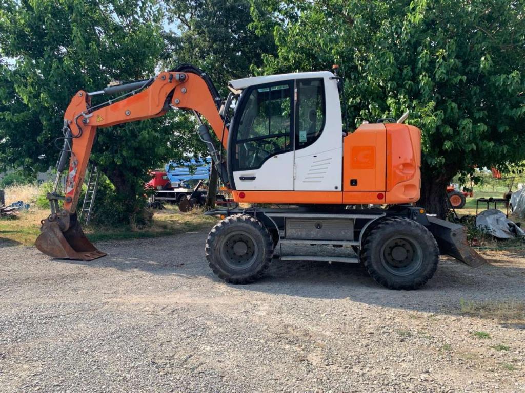 Liebherr A910 COMPACT Foto 1