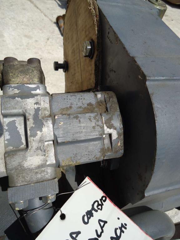 Bomba hidráulica de transmisión para Fiat Hitachi W130 Foto 1
