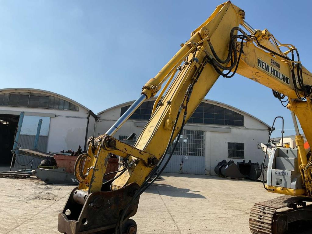 New Holland E145 Foto 6