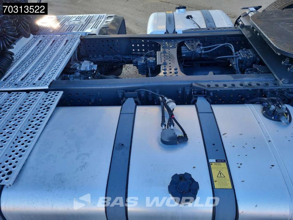 Mercedes-Benz Actros 1845 4X2 Bigspace Lowdeck Mirrorcam 2x Tank Foto 14