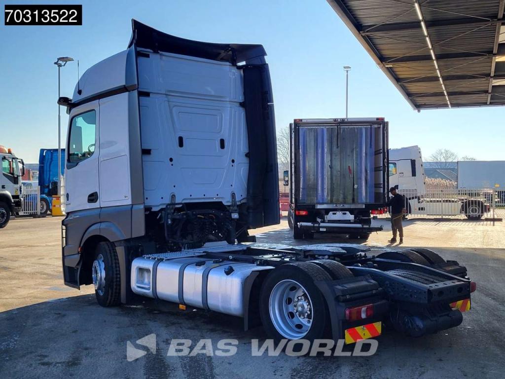 Mercedes-Benz Actros 1845 4X2 Bigspace Lowdeck Mirrorcam 2x Tank Foto 2
