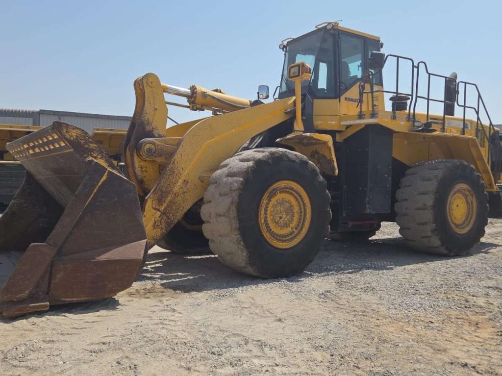 Komatsu WA600-6R Foto 1