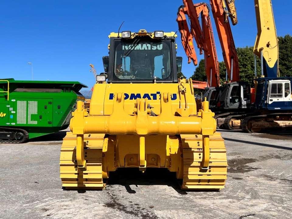 Komatsu D65 Foto 12