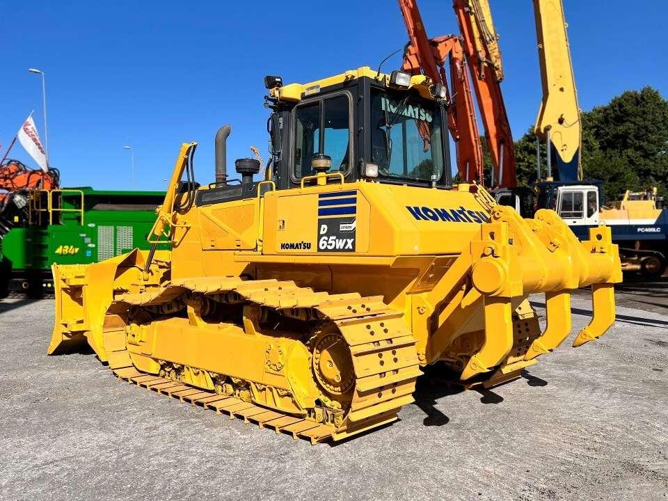 Komatsu D65 Foto 3