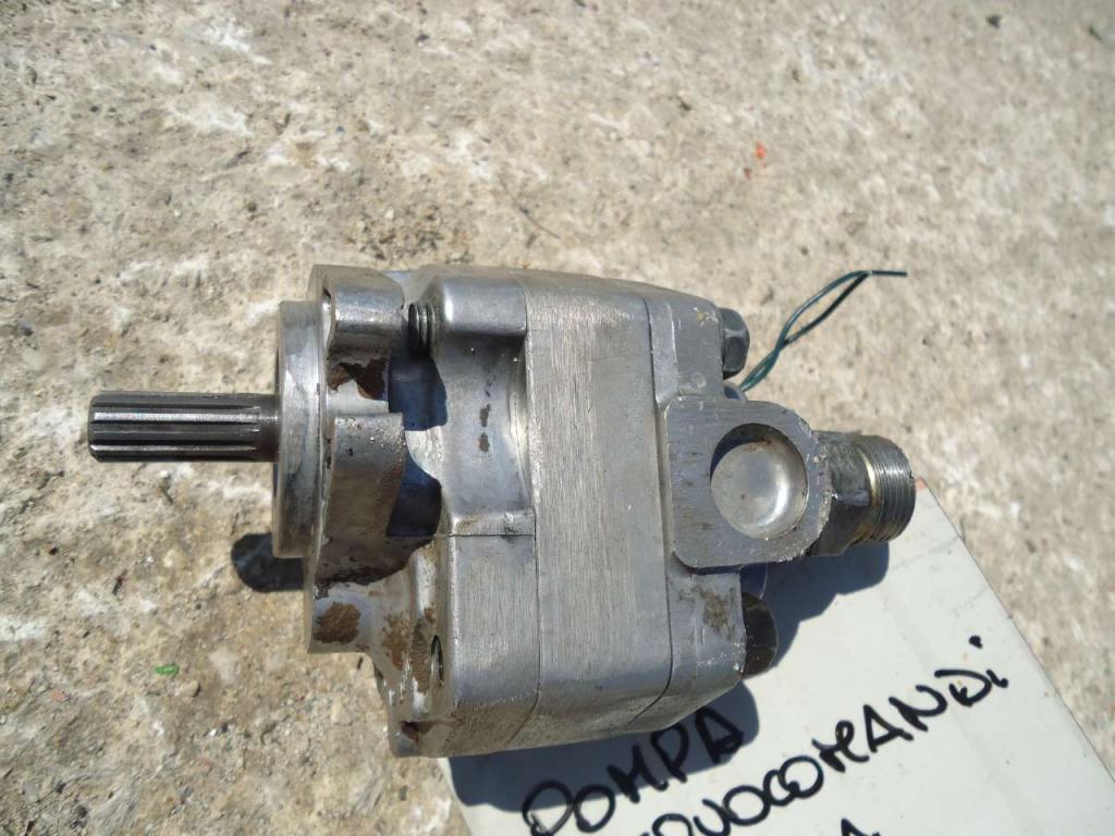 Bomba hidráulica de servoválvula para Fiat Hitachi W130 Foto 3