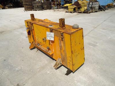 Depósito de combustible diésel y depósito de aceite hidráulico para Fiat Allis FL9 vendida por OLM 90 Srl