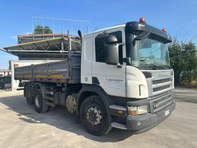 Scania 320 Foto 1