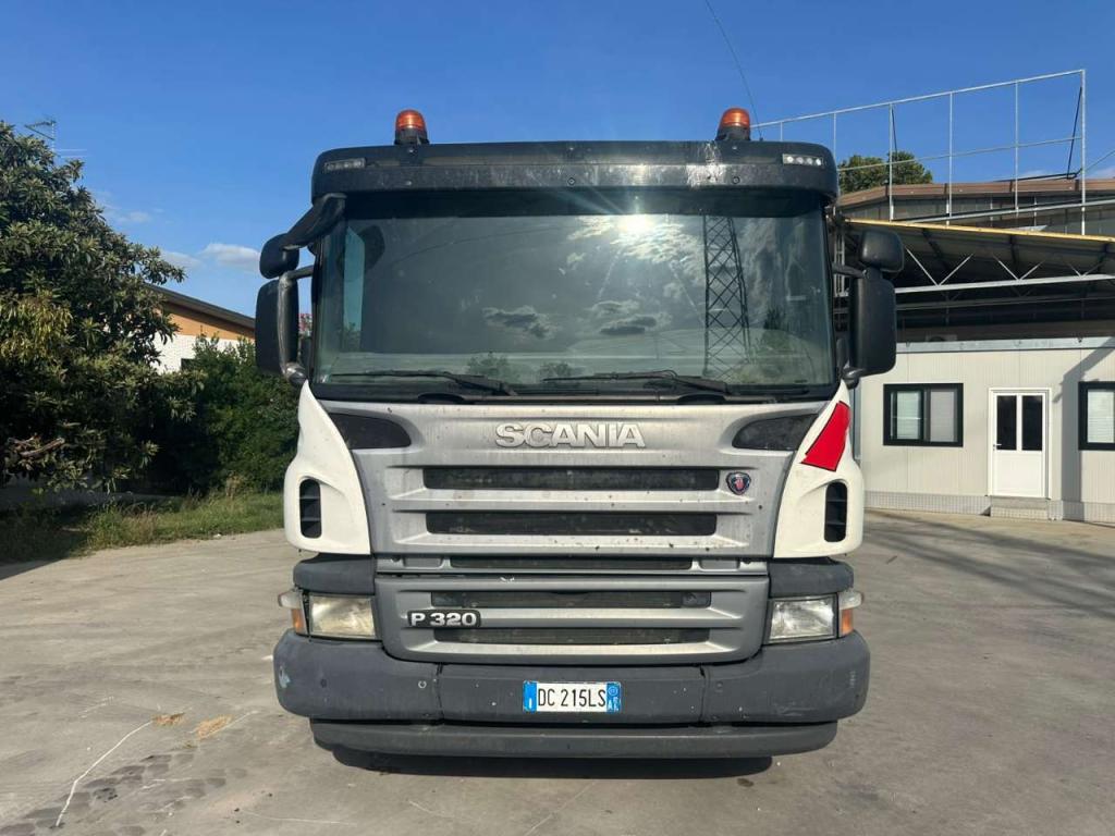 Scania 320 Foto 14