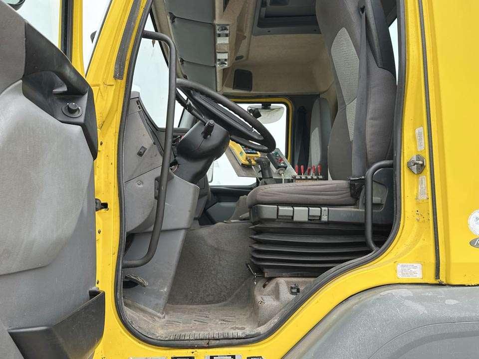 Renault 370 DCI 6x4 Foto 12