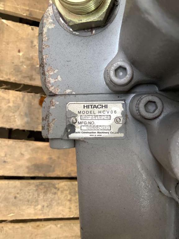 Distribuidor hidraulico para Hitachi ZX135US Foto 6
