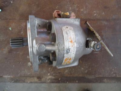 Bomba hidráulica de dirección asistida para Fiat Kobelco W270 - CODICE 76044538 vendida por OLM 90 Srl