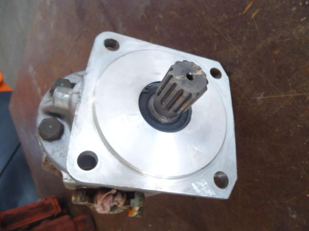 Bomba hidráulica de dirección asistida para Fiat Kobelco W270 - CODICE 76044538 Foto 2