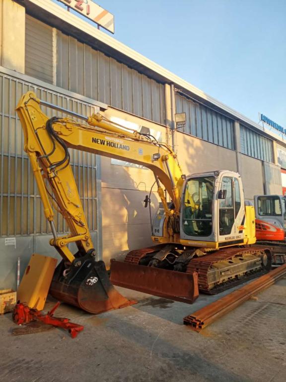 New Holland E135-B SR2 Foto 2