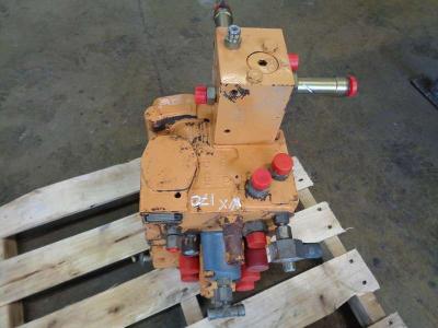 Distribuidor hidraulico para Case WX 170 vendida por PRV Ricambi Srl
