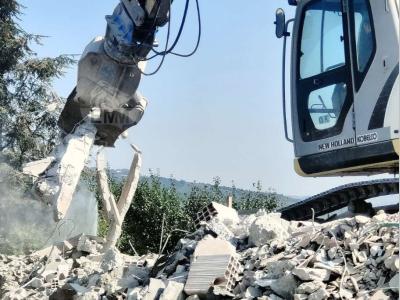 EMM Pinza da demolizione escavatore 130/190 q.li vendida por EMM Company srl