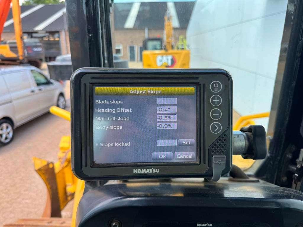 Komatsu D61PXi-24 - GPS System / Folding Blade Foto 11