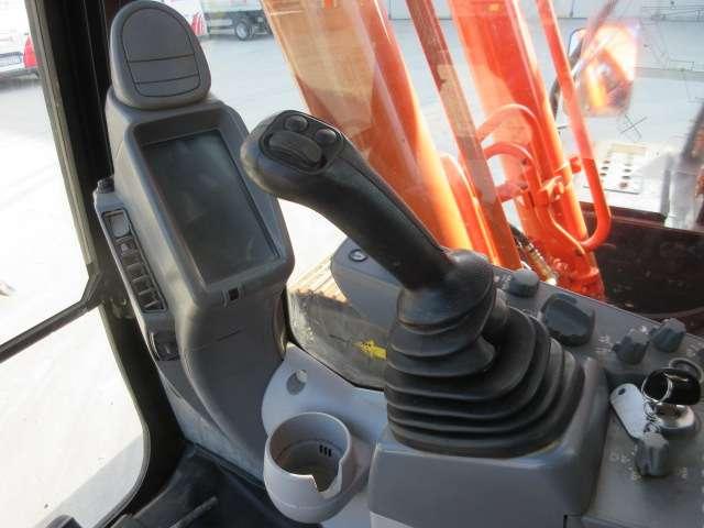Hitachi ZX210 LC-6 Foto 22