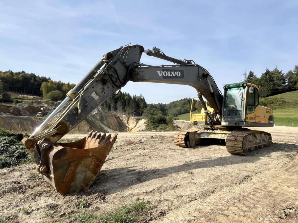 Volvo EC240CL Foto 1