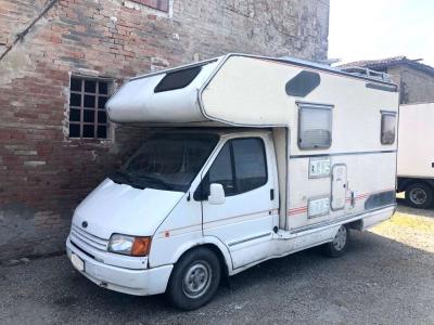 Ford Camper vendida por Bernardi Srls
