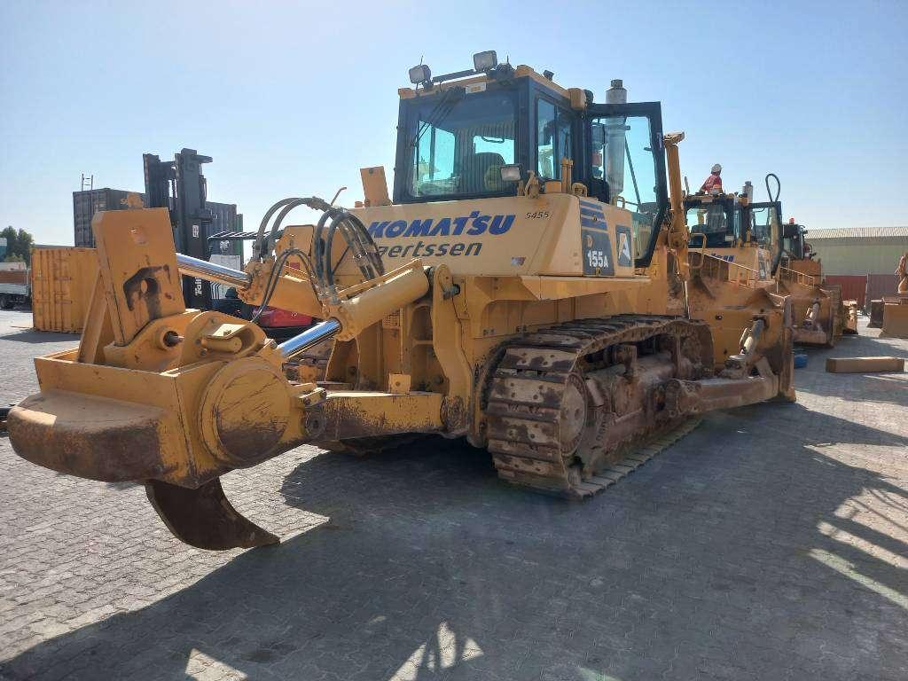 Komatsu D155A-6R (4pcs available for sale in Abu Dhabi) Foto 15