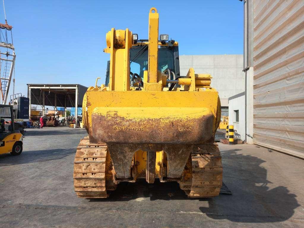 Komatsu D155A-6R (4pcs available for sale in Abu Dhabi) Foto 20