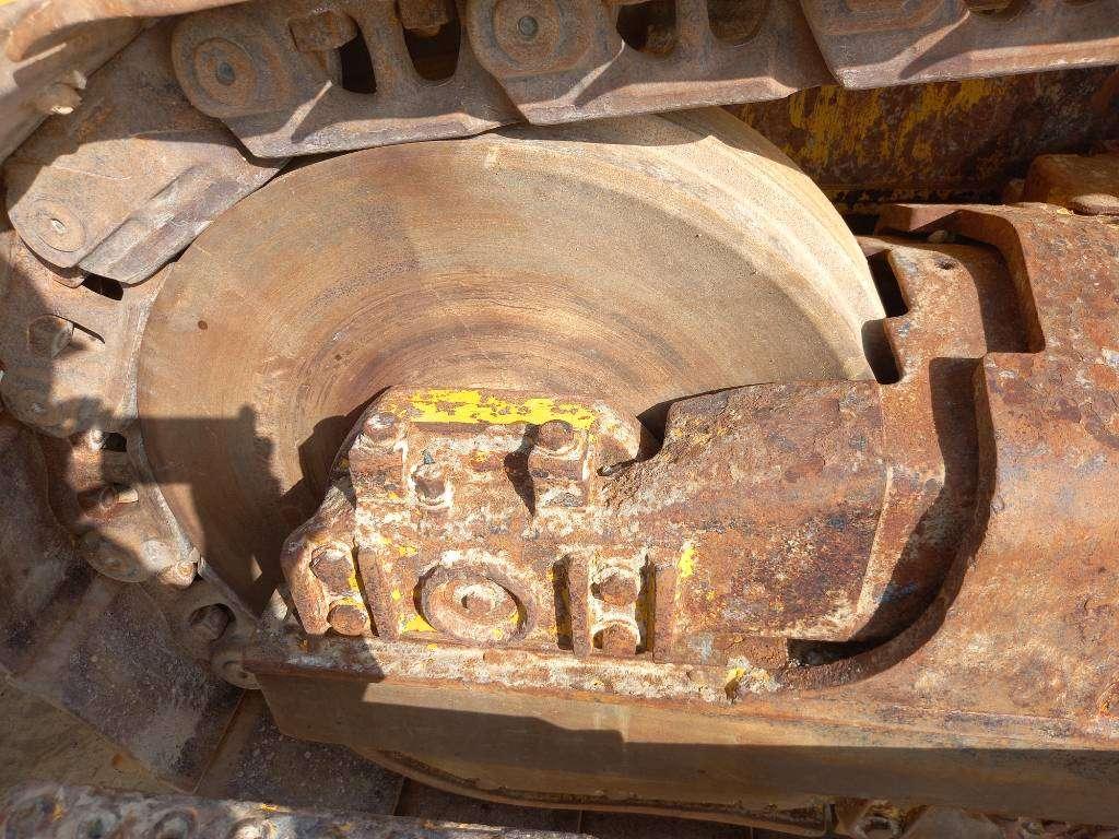 Komatsu D155A-6R (4pcs available for sale in Abu Dhabi) Foto 22