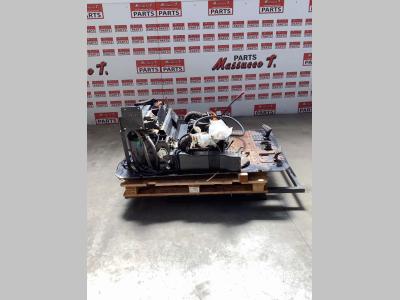 Base de cabina para Hitachi EX 135 vendida por Massucco T. Srl Area Ricambi