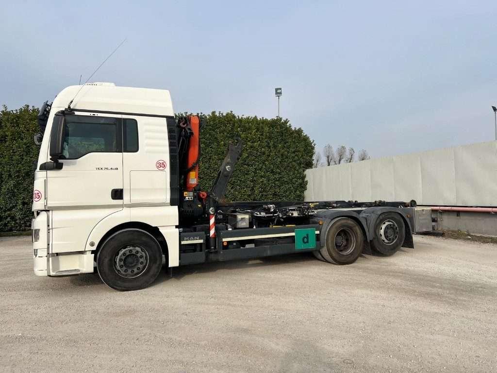Man TGX 26.480 SCARRABILE CON GRU DIETRO CABINA Foto 2