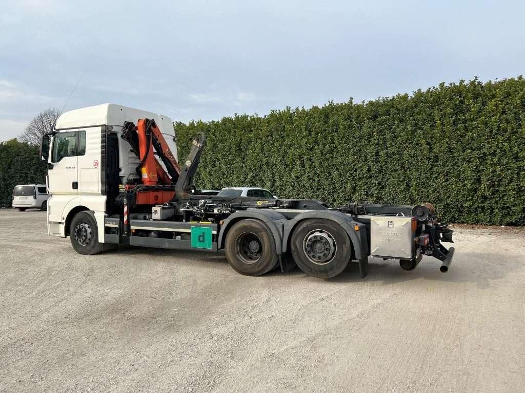 Man TGX 26.480 SCARRABILE CON GRU DIETRO CABINA Foto 4