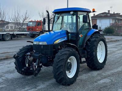 New Holland TD5050 4X4 vendida por Massucco T. Srl