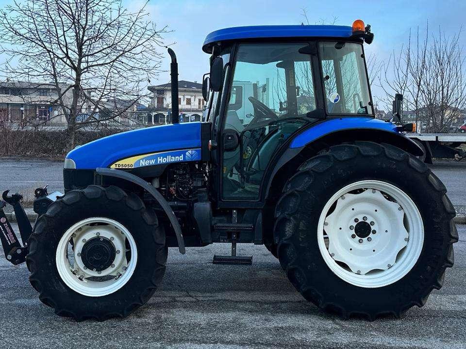 New Holland TD5050 4X4 Foto 2