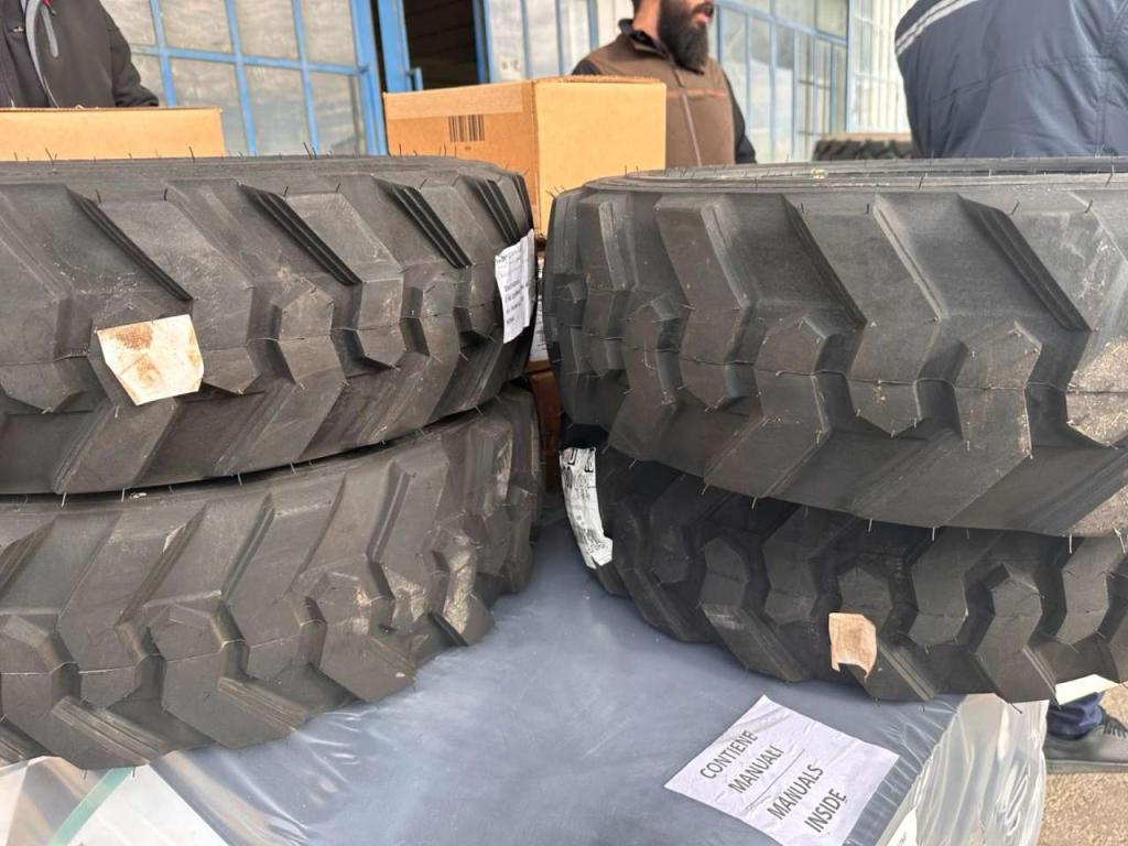 SKID STEER 27x8.50-15 Foto 1