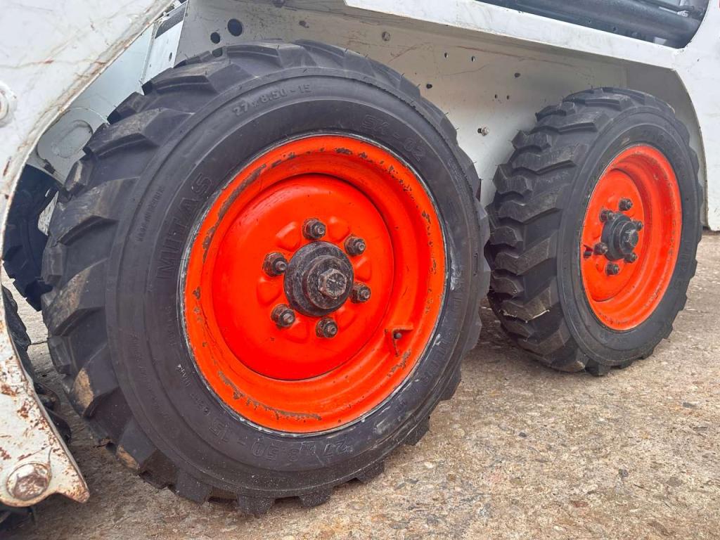 SKID STEER 27x8.50-15 Foto 2