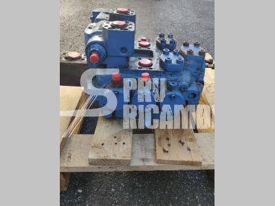 Distribuidor hidraulico para Hitachi LX 145 vendida por PRV Ricambi Srl
