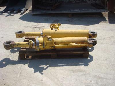 Pistón de rotación de la cuchara para Benati 25SB vendida por OLM 90 Srl
