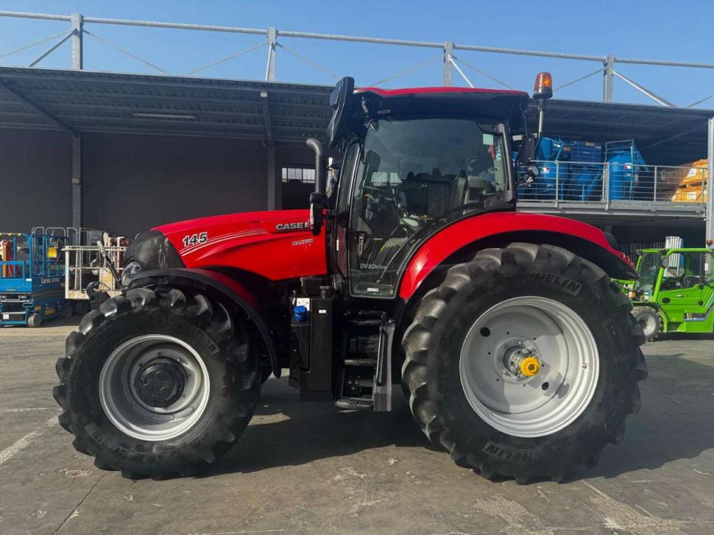 Case IH MAXXUM 145 CVX Foto 1