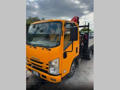 Isuzu con gru vendida por Machinery Scanner